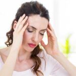 Dolor de cabeza y piernas flojas