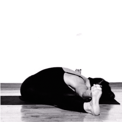 Posturas yoga dolor de cabeza